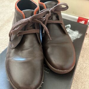 Geox Men's Brown Leather Chukka Boots with Orange Trim